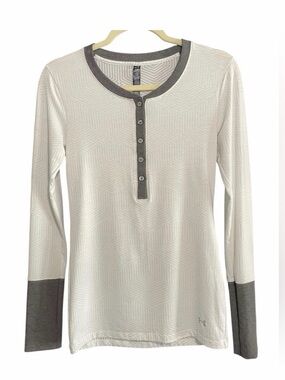 Under Armour Women's Fitted Long Sleeve ColdGear Thermal Top‎ Size Small